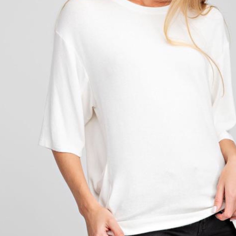 *NEW* WHITE SIDE PLEAT KNIT TOP